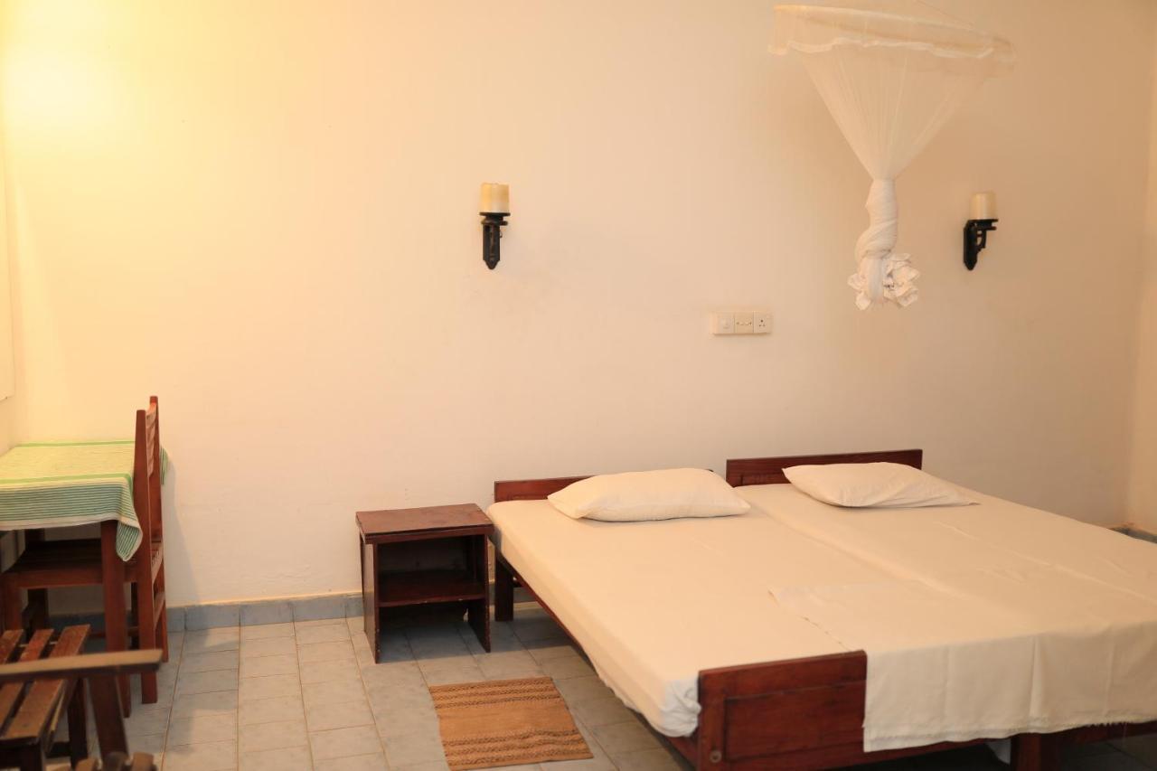 Hotel Silver Sands Negombo Exterior photo